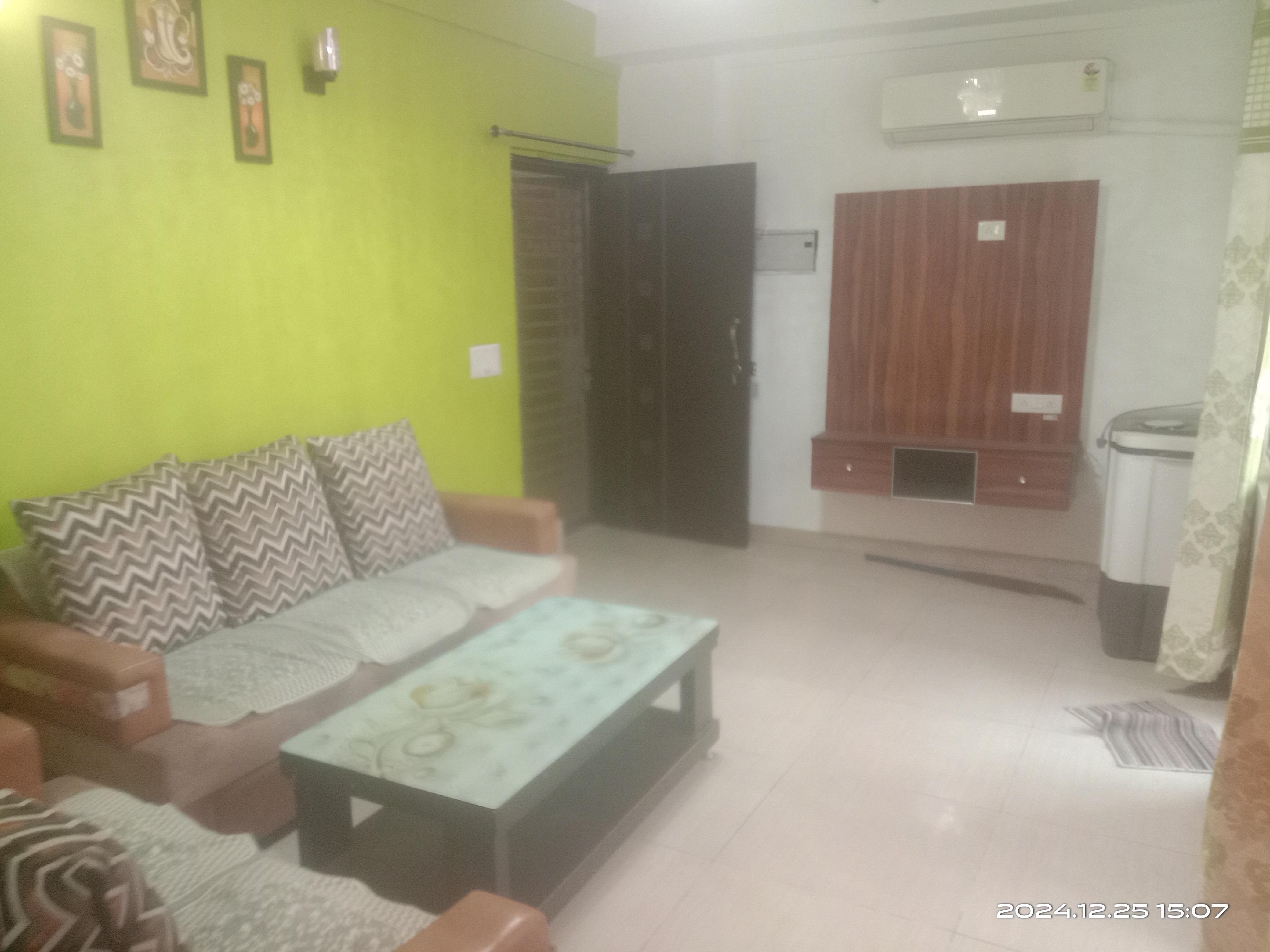 Galaxy North Avenue 2 – 925 SQFT | 2 BHK + Store | 15th Floor | For Rent | Noida Extension