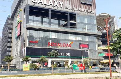 Galaxy Blue Sapphire Plaza, Gaur Chowk – Noida Extension