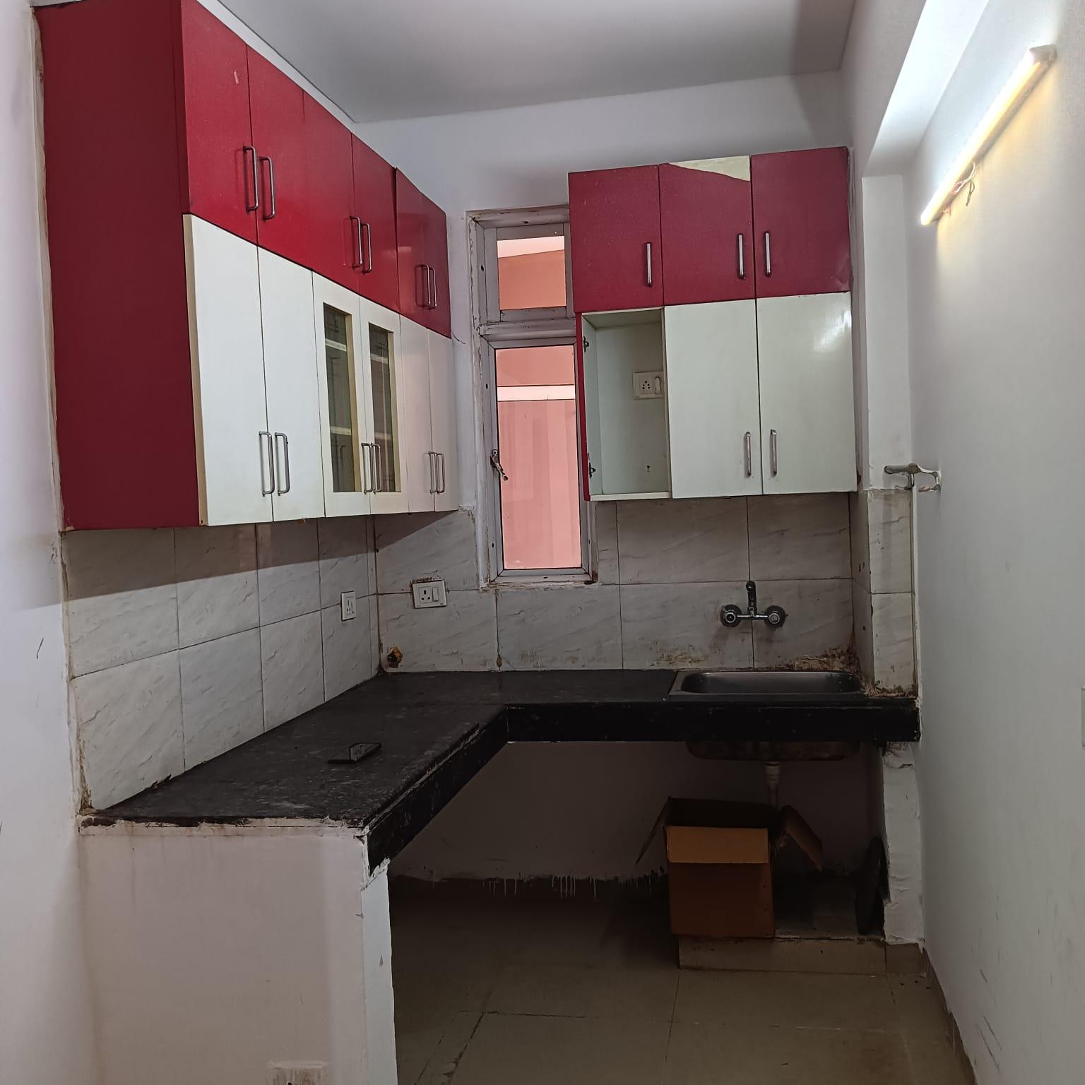 Ajnara Homes – 880 SQFT | 2 BHK + 2T Flat for Sale | Noida Extension