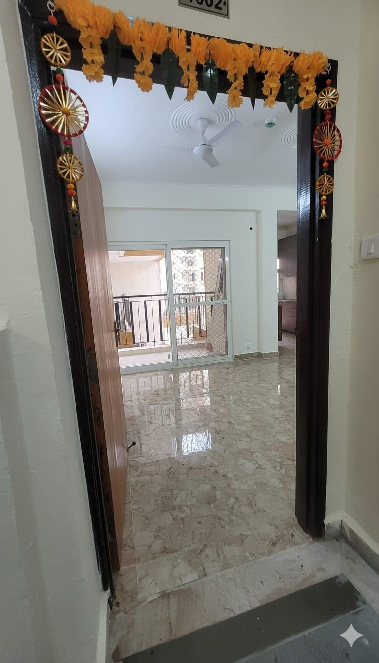 Amrapali Terrace Homes – 1185 SQFT | 3 BHK | 2 Toilets | For Rent | Noida Extension